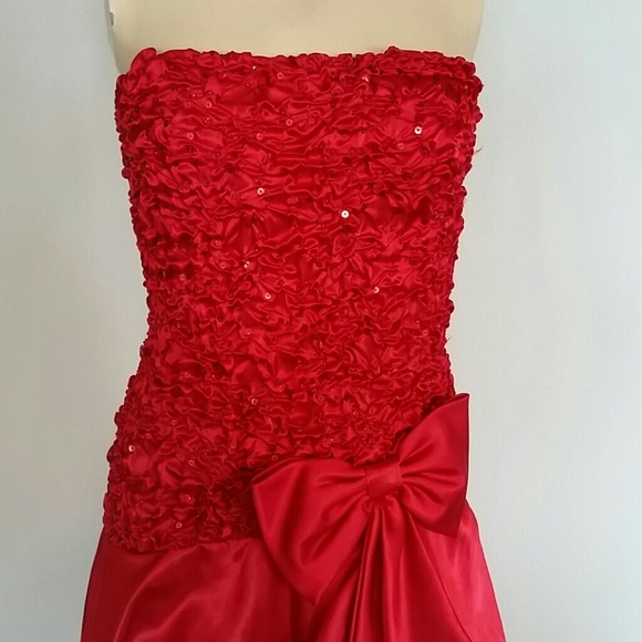 Masquerade size 3-4 prom dress - Picture 2 of 3